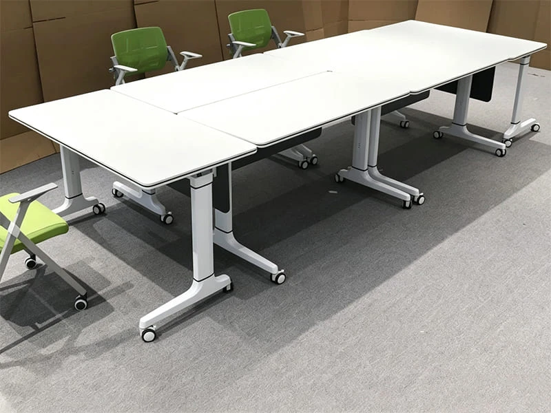 Mesa de treinamento flip-top moderna com rodas para salas de reuni&otilde;es
