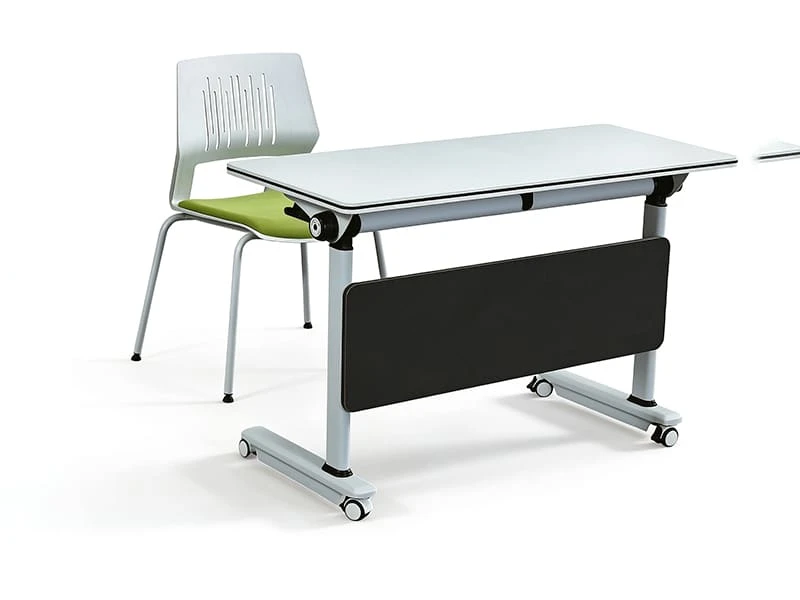Mesa de treinamento flip-top acess&iacute;vel com rod&iacute;zios trav&aacute;veis