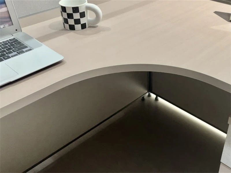 Esta&ccedil;&otilde;es de trabalho modulares de privacidade em formato de L | M&oacute;veis de mesa para cub&iacute;culos