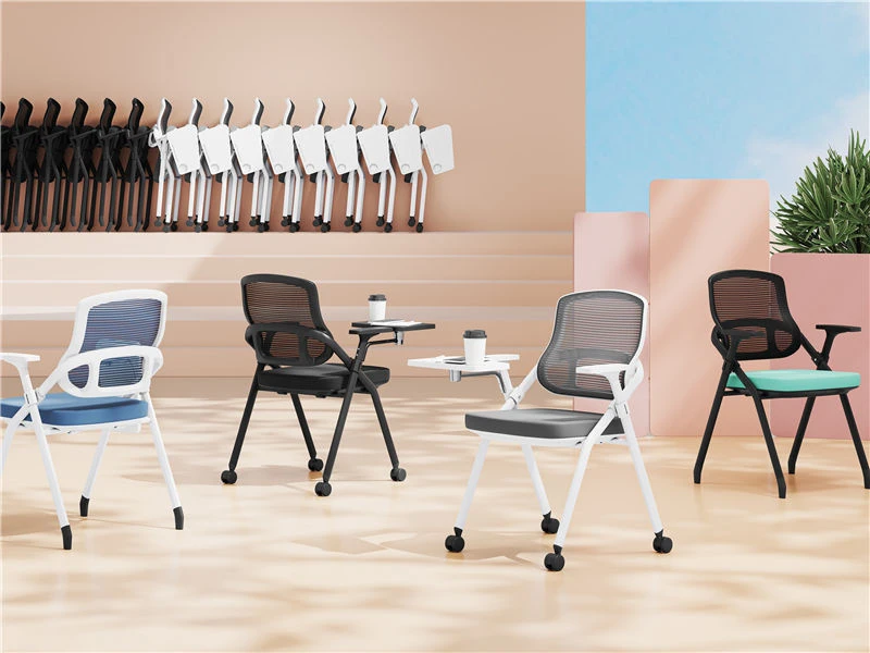 Cadeira de mesa cinza com bra&ccedil;os para sala de confer&ecirc;ncias de escrit&oacute;rio