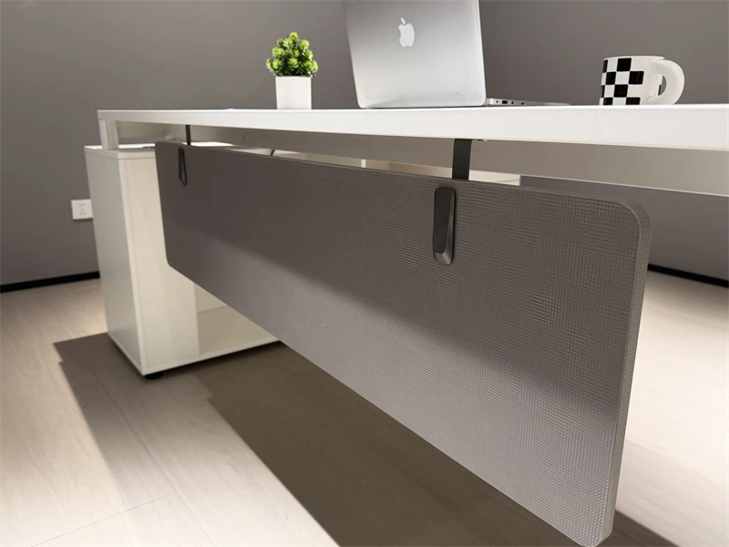 Mesa executiva moderna branca em forma de L com armazenamento