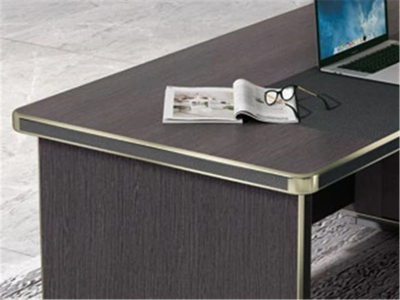 Mesa de CEO em madeira de nogueira escura | Mesa executiva grande em formato de L
