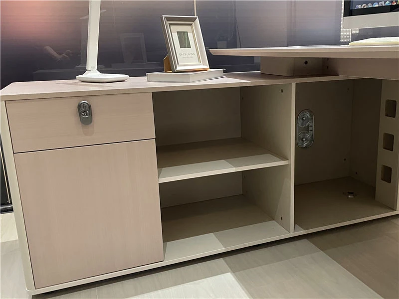 Mesa executiva minimalista moderna para mulheres l&iacute;deres