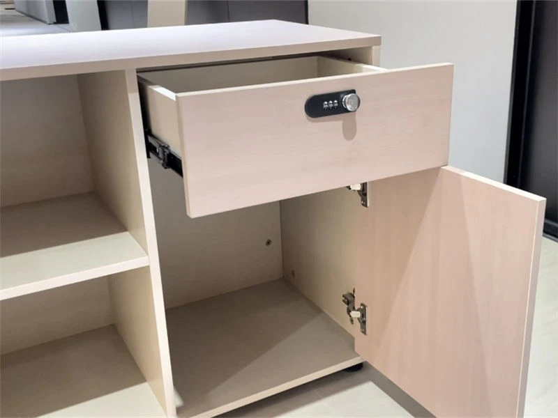 Mesa executiva minimalista moderna para mulheres l&iacute;deres