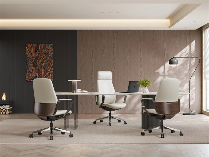 Luxuosas cadeiras executivas de couro com encosto alto