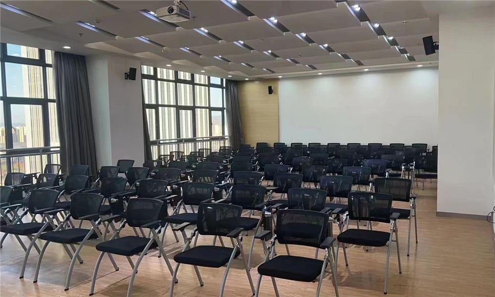 Projeto de móveis de escritório LINRAY para uma empresa líder de RH na Tailândia 